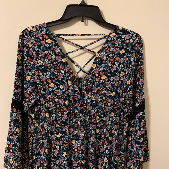 Junior size 11-13 Top by NO BOUNDARIES - Picture 8 of 16